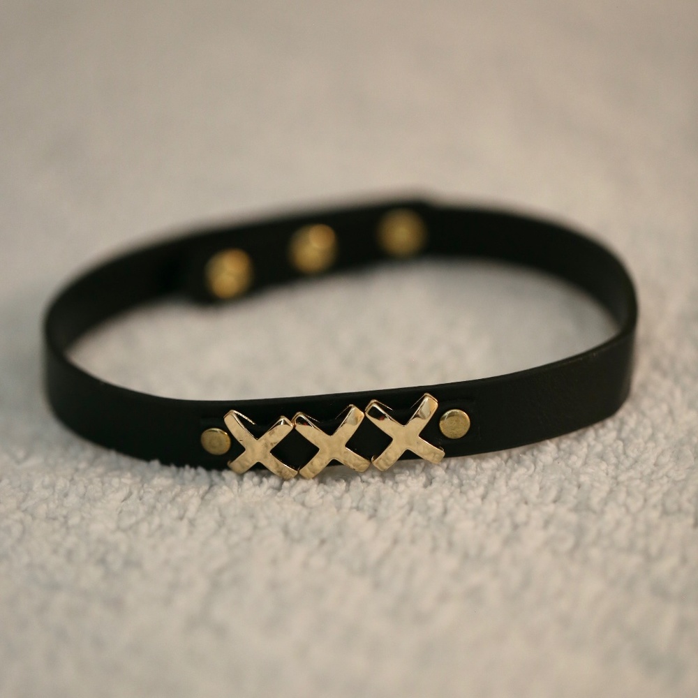 XXX neck collar